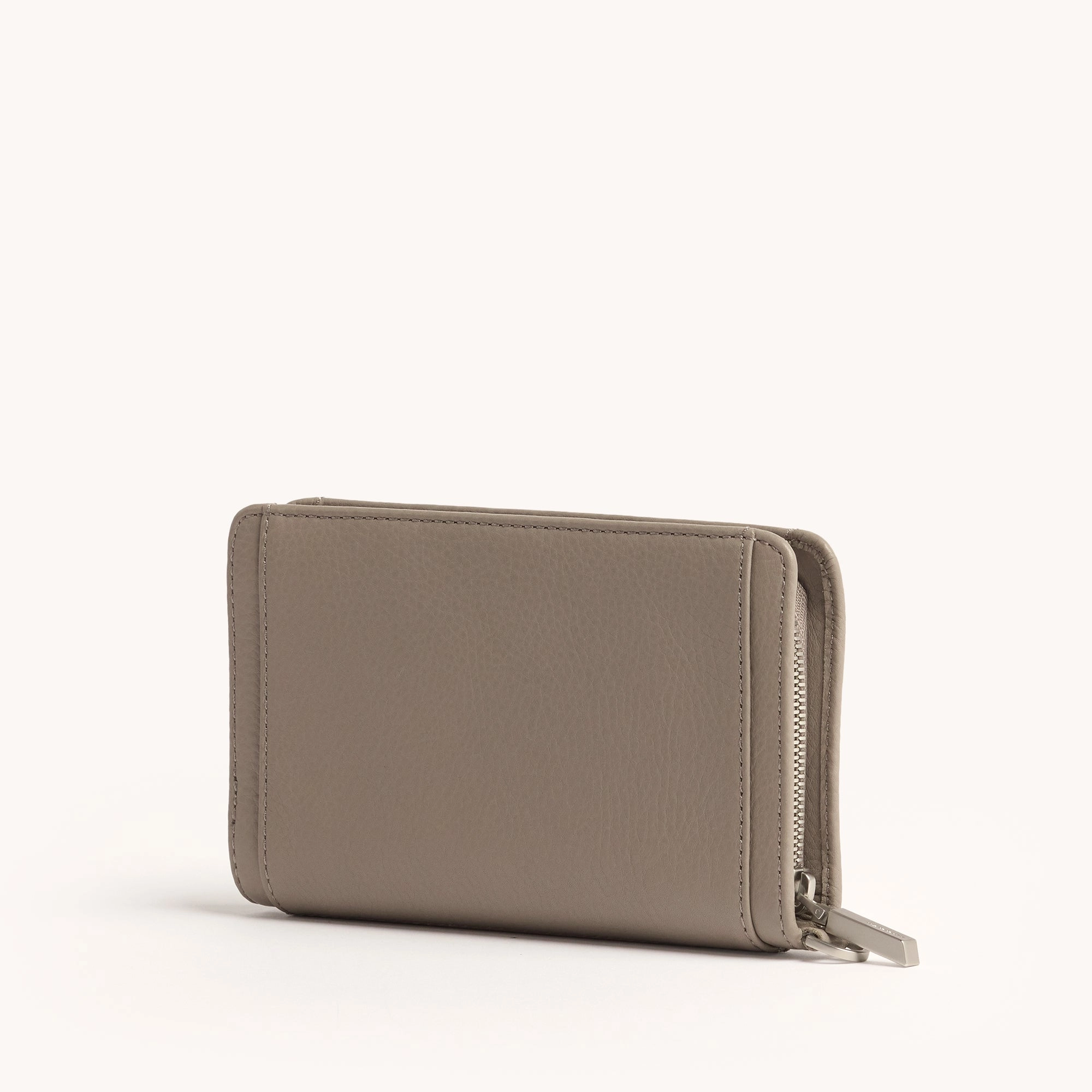 Bryant Wallet | Pewter Pebble/Brushed Silver