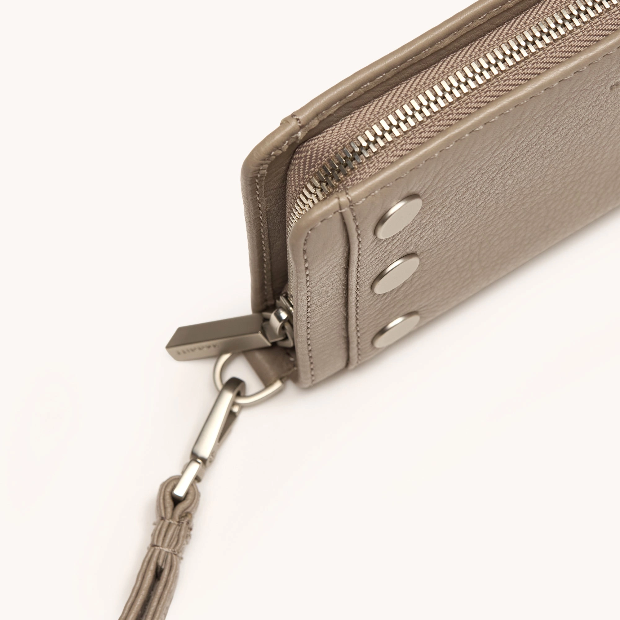 Bryant Wallet | Pewter Pebble/Brushed Silver