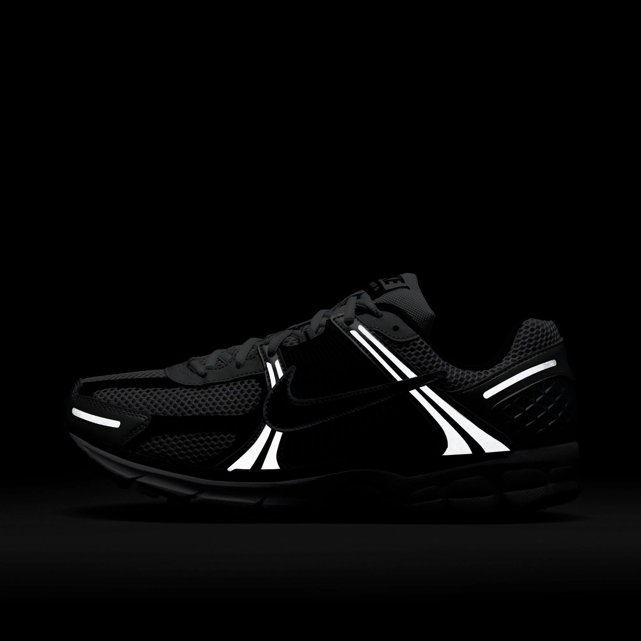 Nike Zoom Vomero 5 Metallic Silver / Black - Pure Platinum
