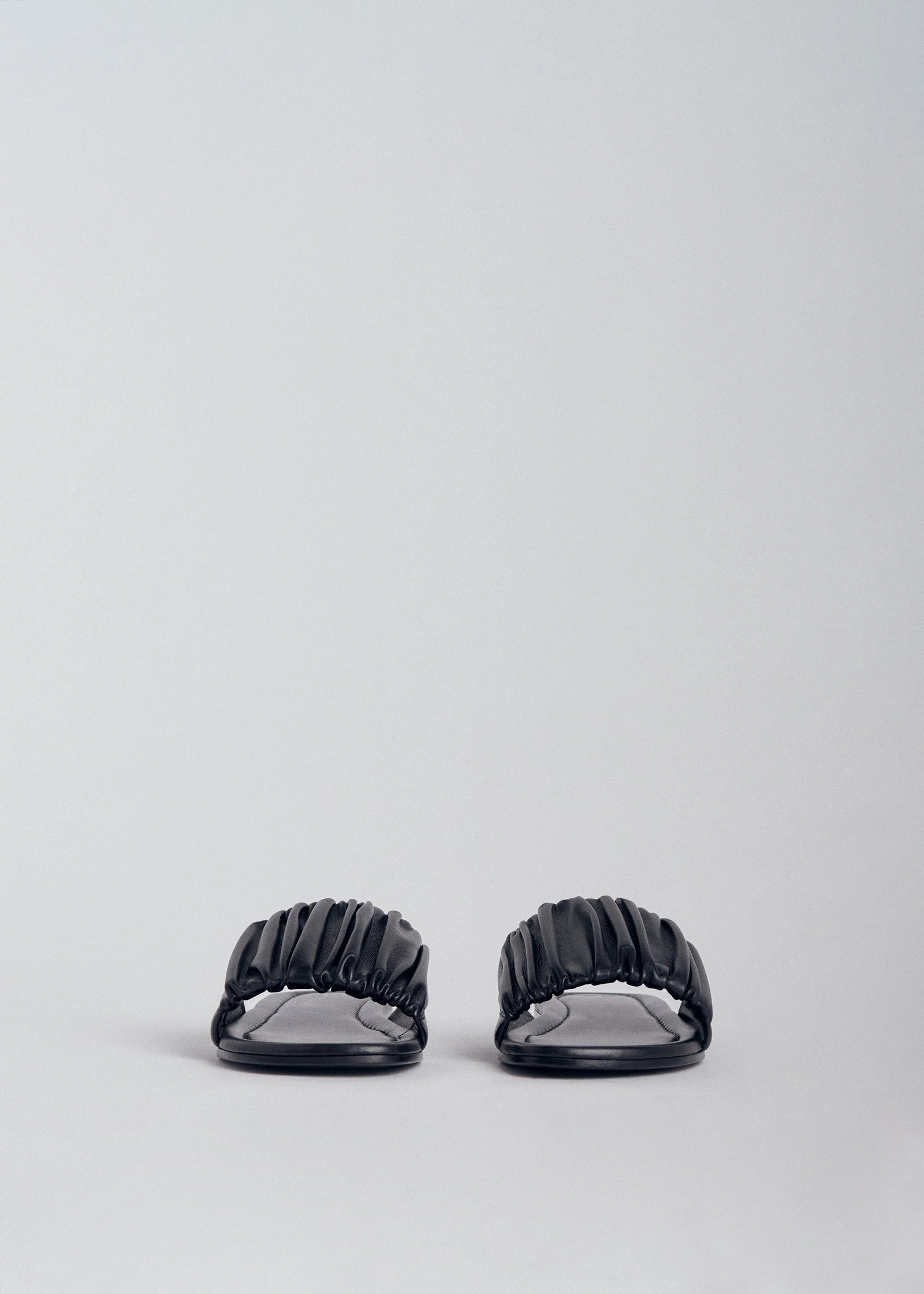 Ruched Slide Sandal in Leather - Black